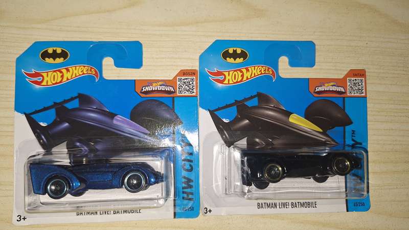 Hot Wheels - Lot of 2 Cars - Batman Live Batmobile