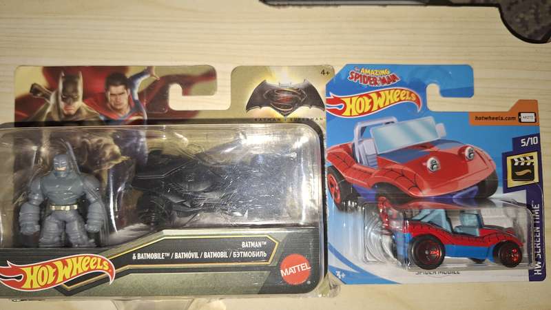 Hot Wheels - Lot of 2 cars - Batman Mighty Minis and Spider Mobile