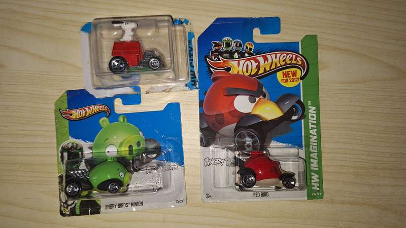 Hot Wheels - Lot of 3 Cars - Angry Birds and Snoopy