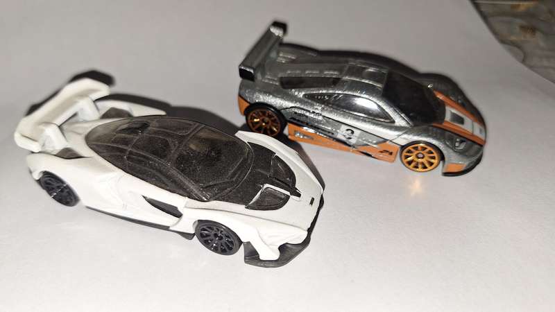 Hot Wheels - Lot of 2 - Mclaren F1 GTR Silver & Mclaren Senna White