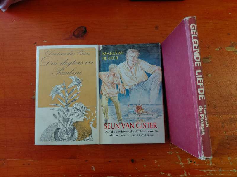 12 x Afrikaanse Liefdes Verhale - Bulk Lot (M)  Unbeatable Value!