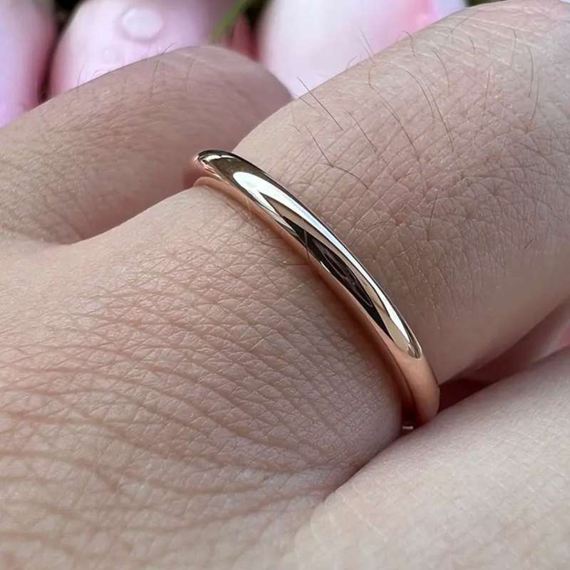 STUNNING Rose Gold Stainless Steel Ring - Size 6 (M)