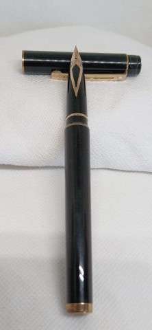 Vintage Sheaffer Targa fountain pen