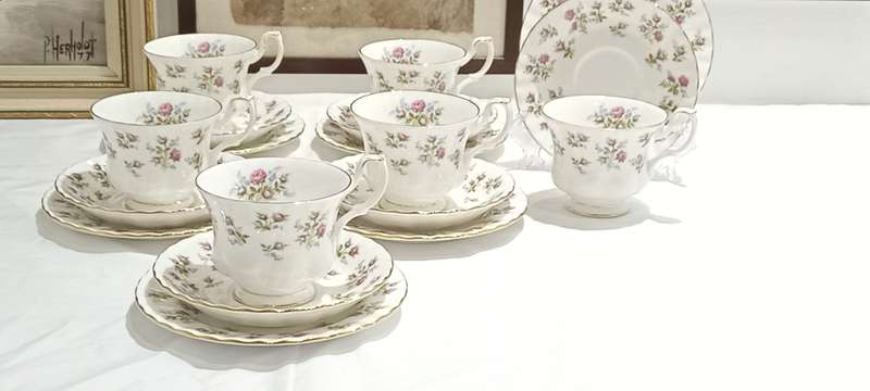 1966 Royal Albert 'Winsome' trios