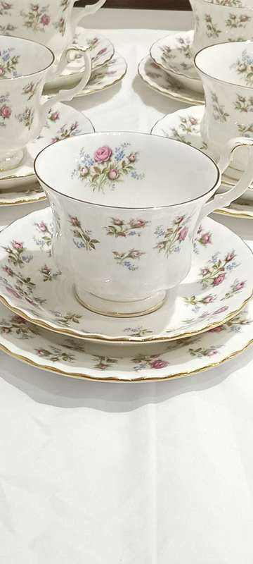 1966 Royal Albert 'Winsome' trios