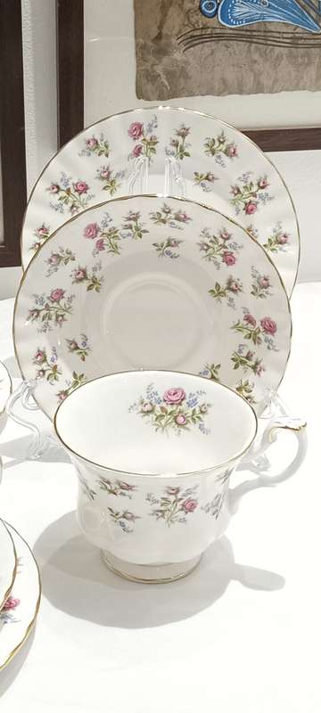 1966 Royal Albert 'Winsome' trios