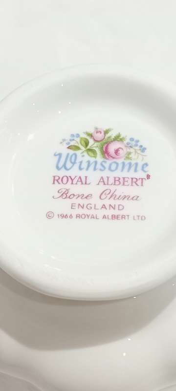 1966 Royal Albert 'Winsome' trios