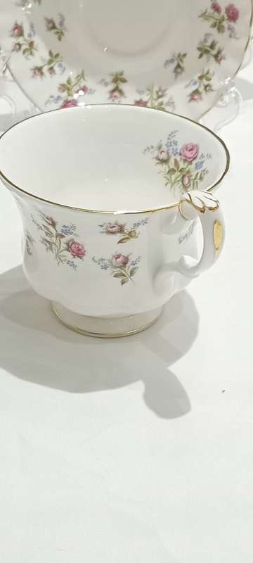1966 Royal Albert 'Winsome' trios