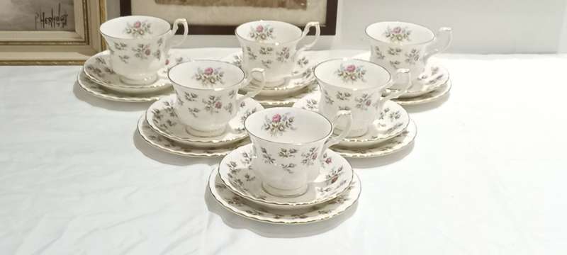 1966 Royal Albert 'Winsome' trios
