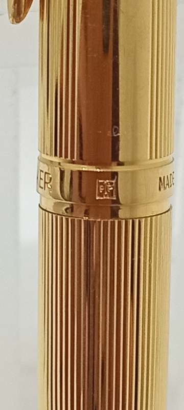 Vintage Parker Classic 8366 slim line fountain pen