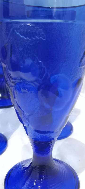 Vintage Luminarc cobalt blue wine gobblets