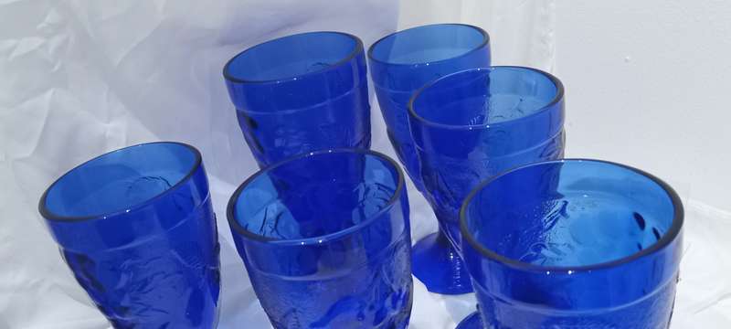 Vintage Luminarc cobalt blue wine gobblets
