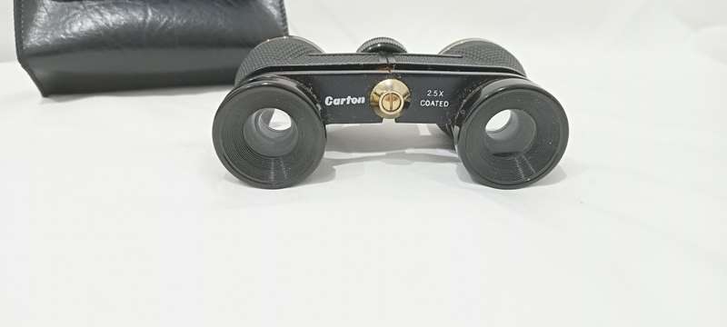 Vintage Carton Opera binoculars