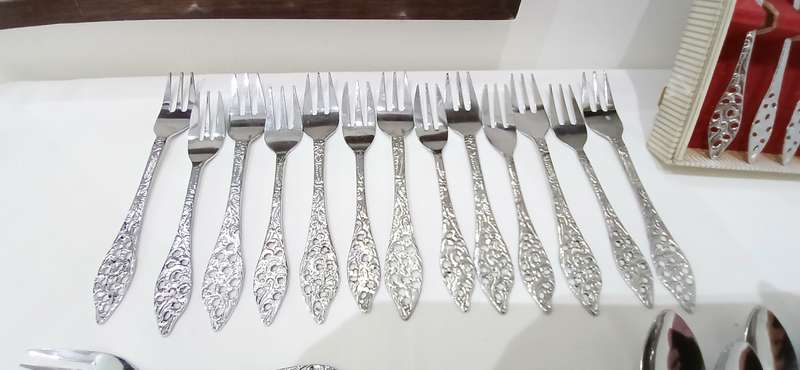 Vintage Elwezetta chrome plate cutlery set