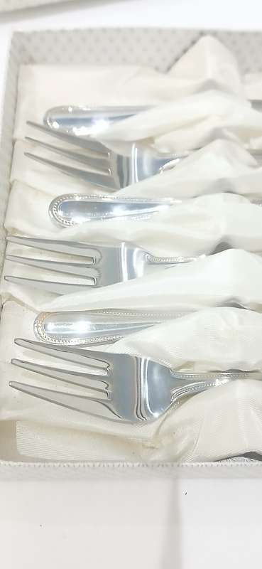 Vintage Eetrite 'Avon' stainless steel cake fork set