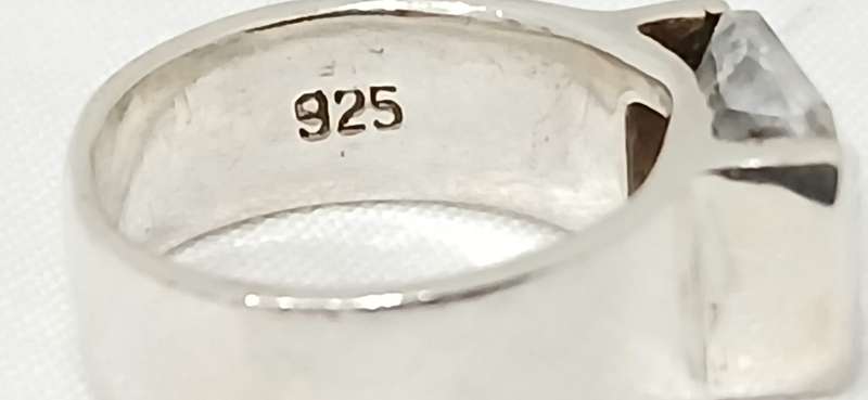 Sterling silver broad ring with cubic stone