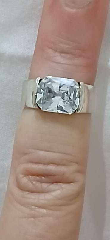 Sterling silver broad ring with cubic stone