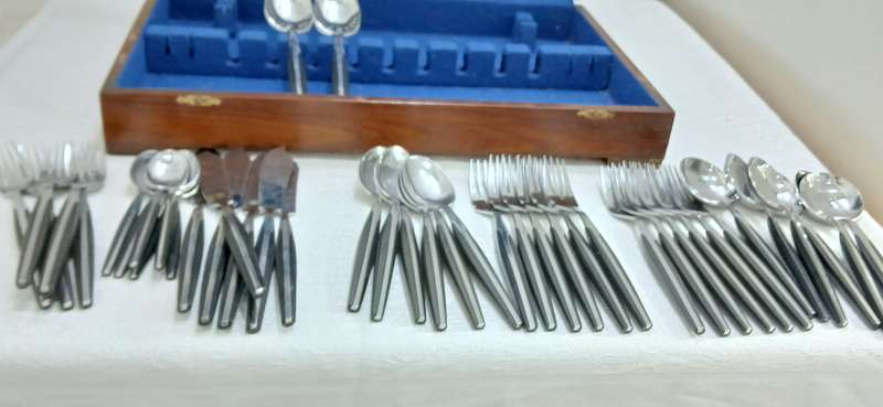 Vintage Eetrite 55 piece 'Moderna' cutlery set