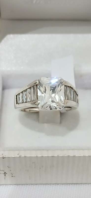 Sterling silver cubic stone ring