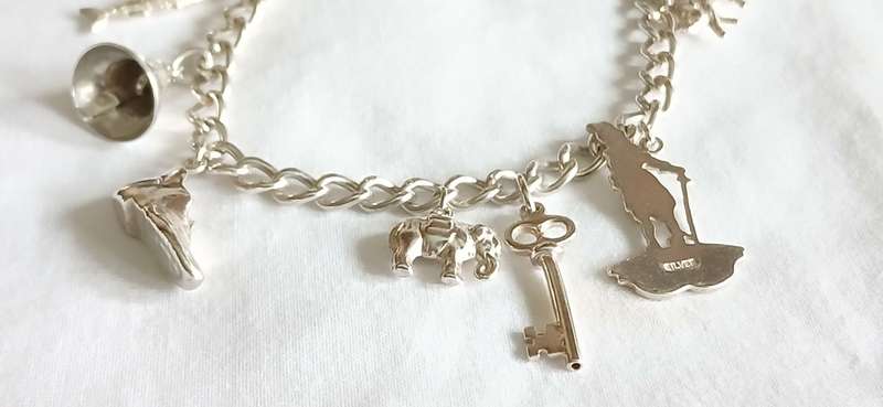 Vintage sterling silver charmed bracelet