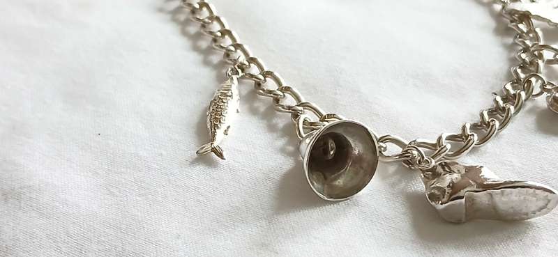 Vintage sterling silver charmed bracelet
