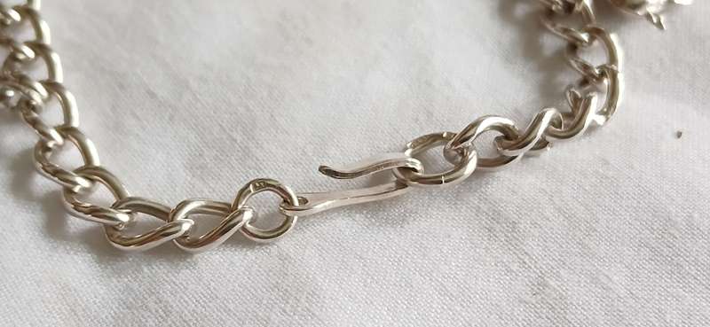 Vintage sterling silver charmed bracelet