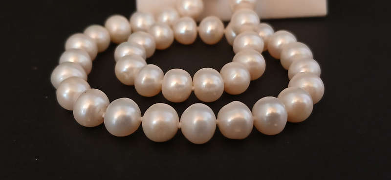 Vintage freshwater pearl necklace