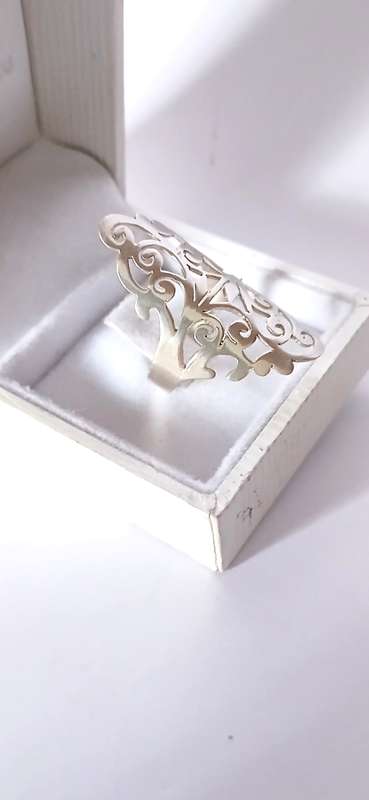 Sterling silver ornate designed ring