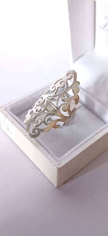Sterling silver ornate designed ring