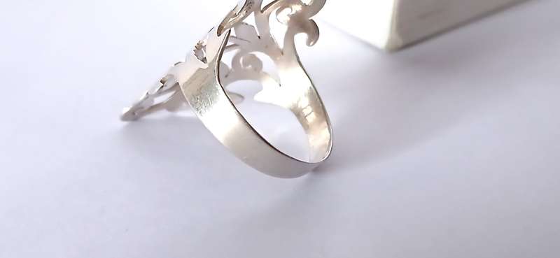 Sterling silver ornate designed ring