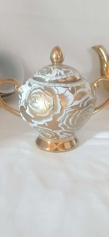 Unnamed white and gold tea set