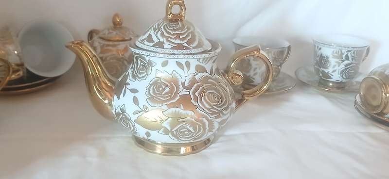 Unnamed white and gold tea set