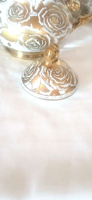 Unnamed white and gold tea set