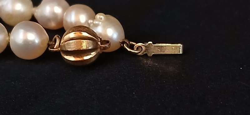 Vintage Freshwater pearls with 9ct gold clasp