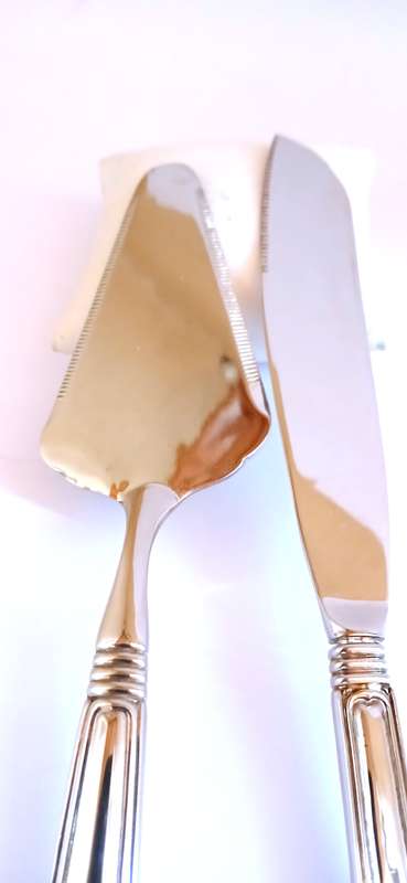 Vintage silver plate cake set
