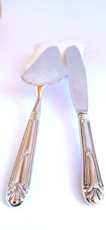 Vintage silver plate cake set