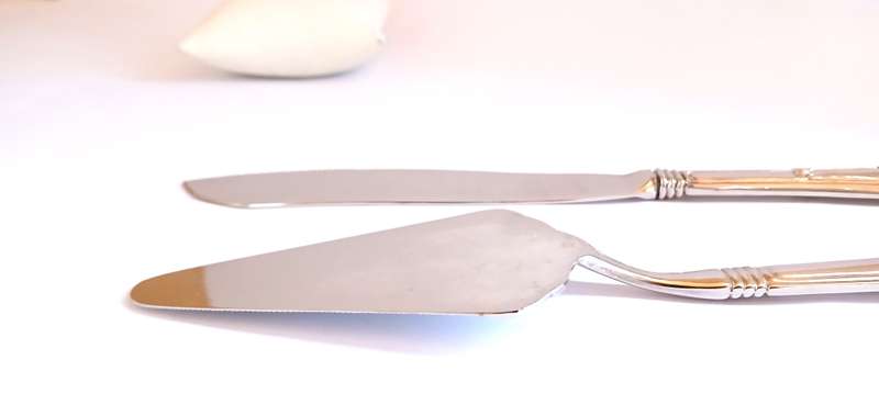 Vintage silver plate cake set