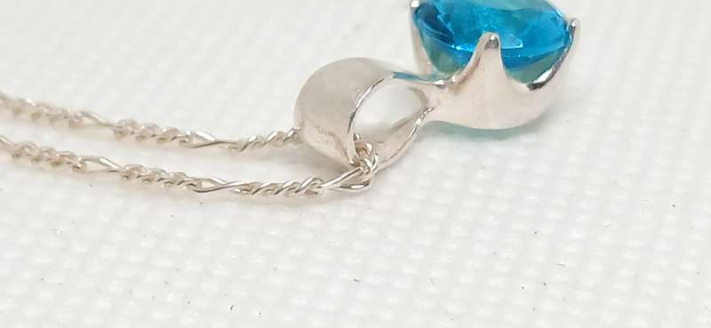Sterling silver pendant with turquoise stone
