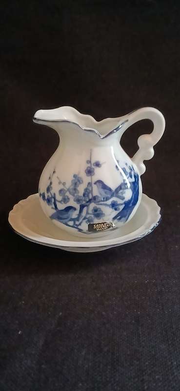 Vintage miniature Imari plate and jug set