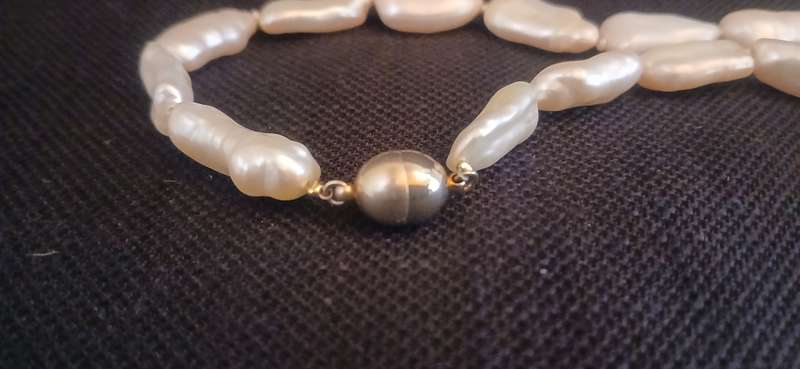 Vintage large pearl necklace