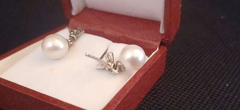 Vintage sterling silver pearl earrings