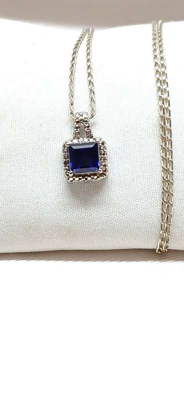 9ct Gold pendant with simulated stone