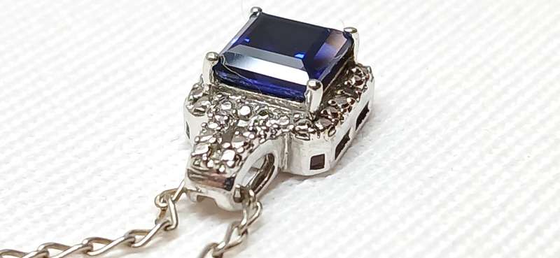 9ct Gold pendant with simulated stone