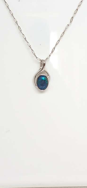 Sterling silver pendant with opal stone