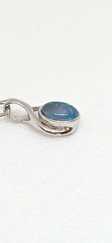 Sterling silver pendant with opal stone