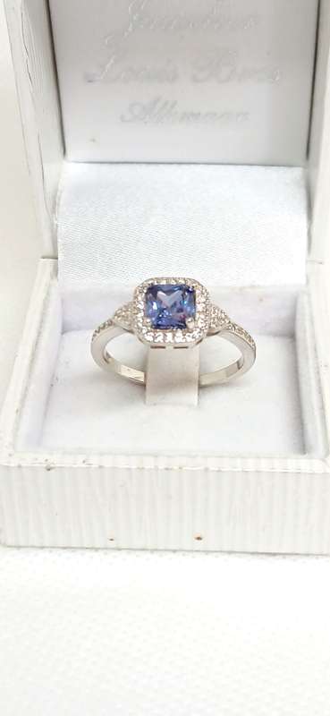 Sterling silver ring with royal blue stone