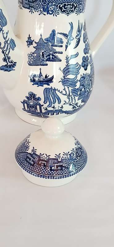 Vintage Churchill 'Blue Willow' tea set