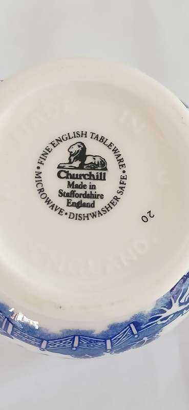 Vintage Churchill 'Blue Willow' tea set