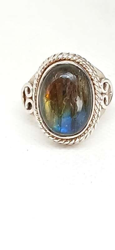 Sterling silver ring with cabochon labradorite stone