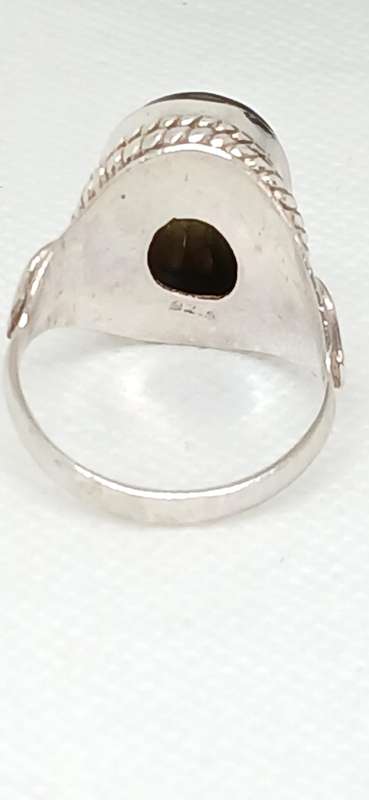 Sterling silver ring with cabochon labradorite stone